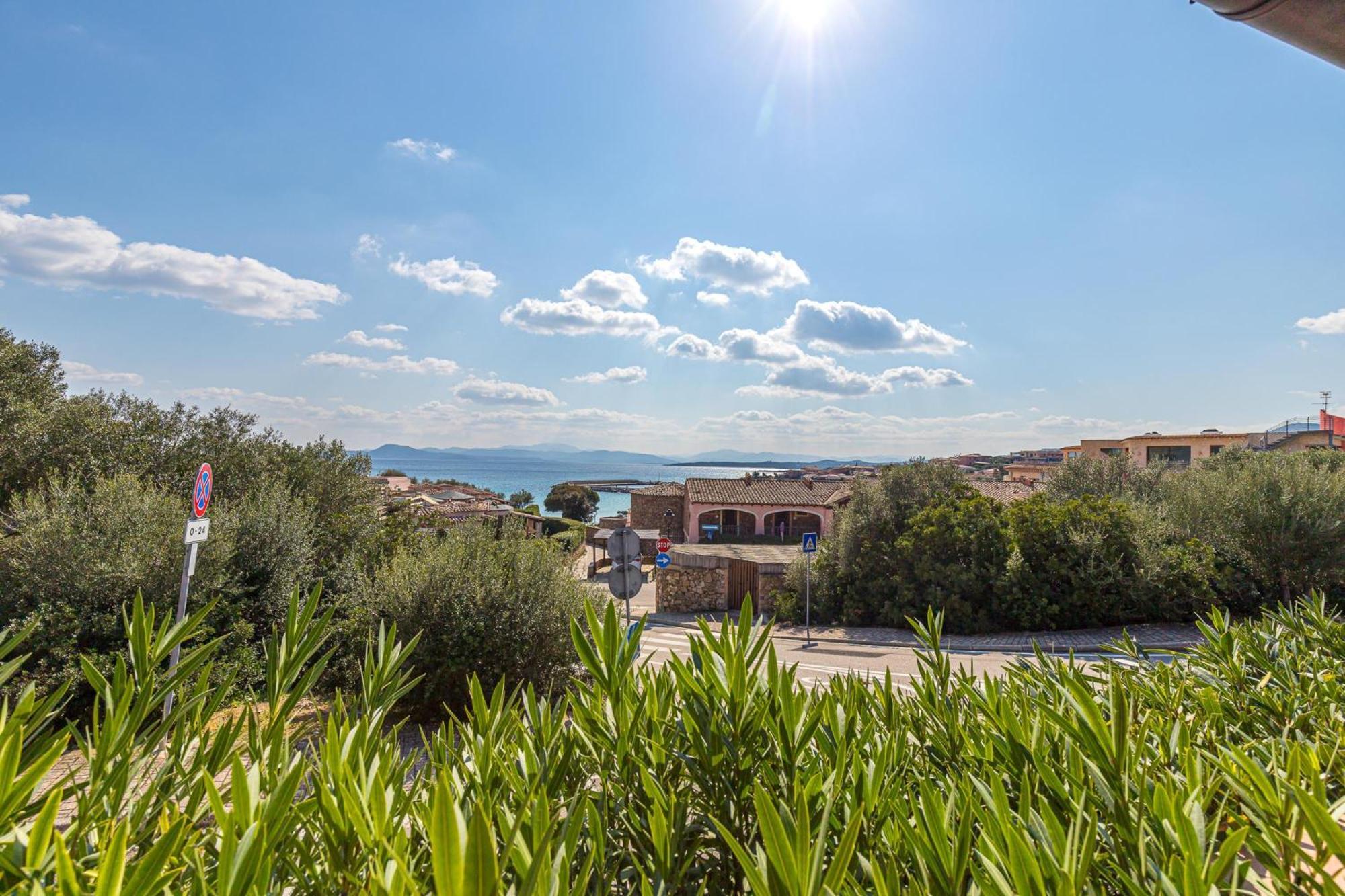 Villetta Franca 100M From The Beach - Happy Rentals Golfo Aranci Buitenkant foto